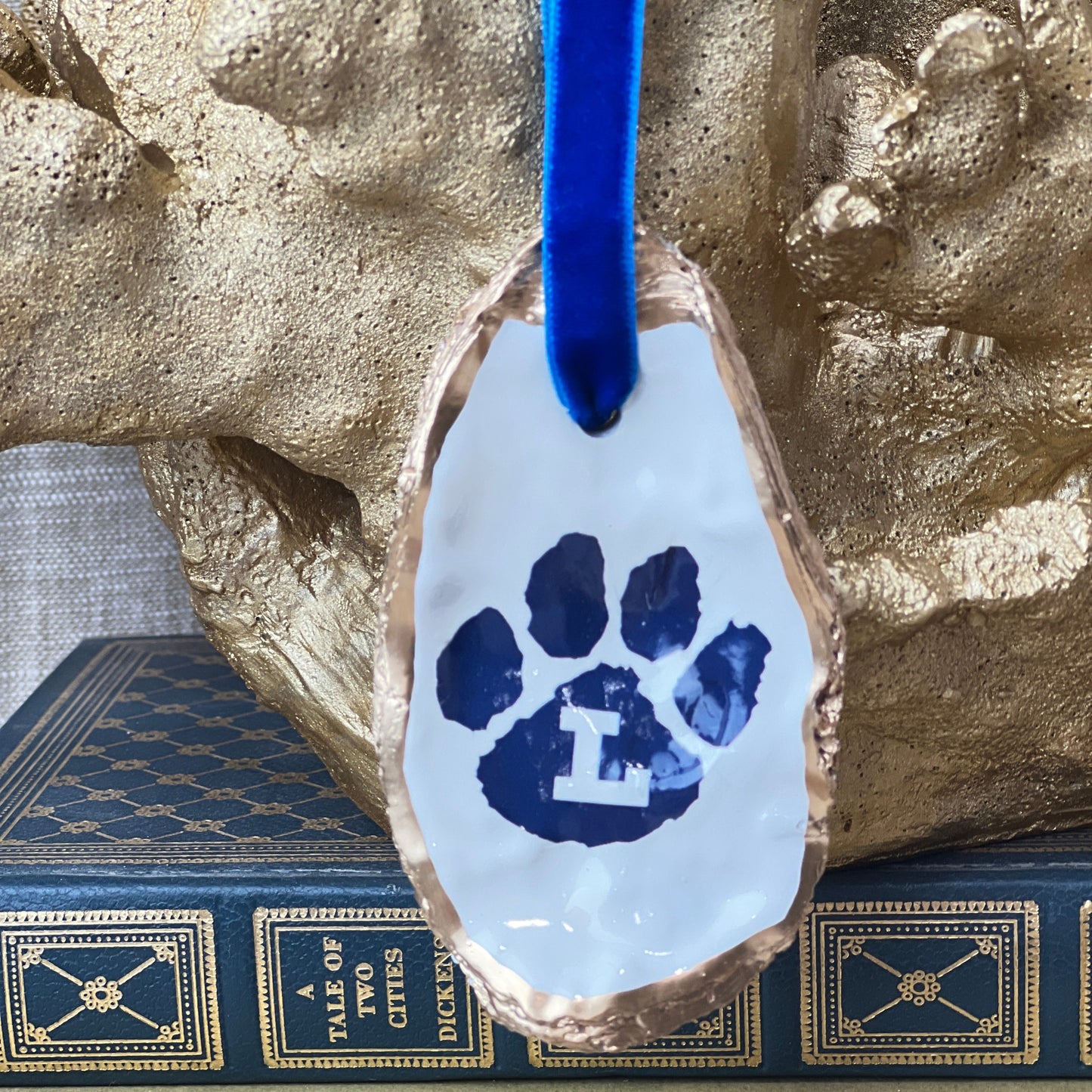 Loyola Cubs Oyster Ornament