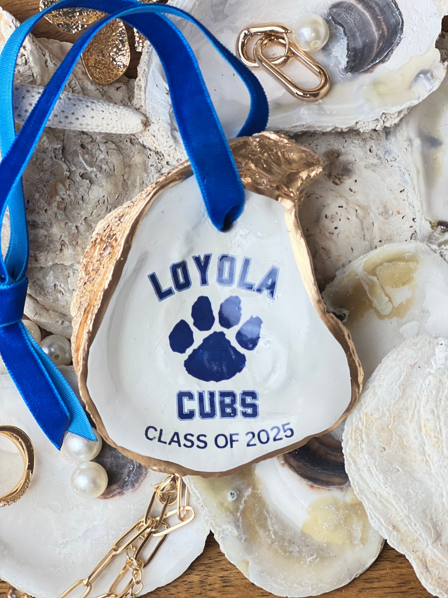 Loyola Cubs Class of 2025 Oyster Ornament
