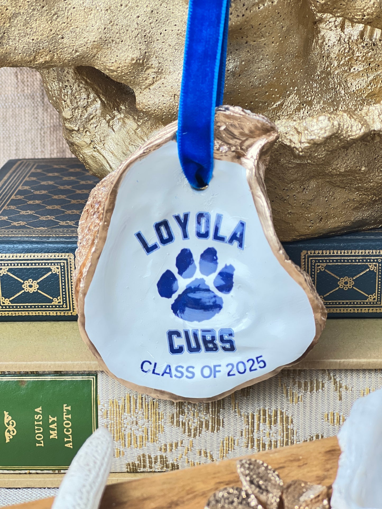 Loyola Cubs Class of 2025 Oyster Ornament