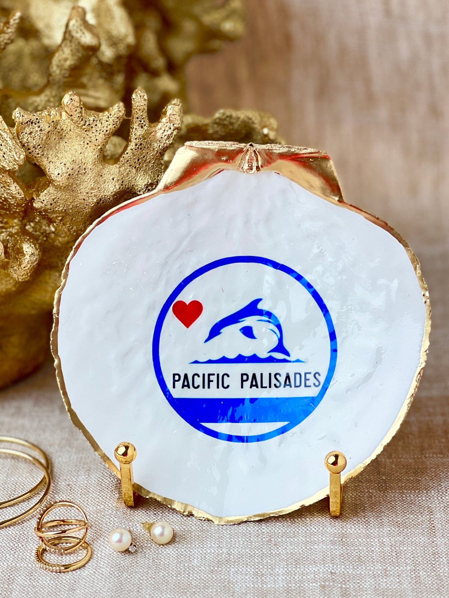 Palisades Flag Heart Scallop Shell