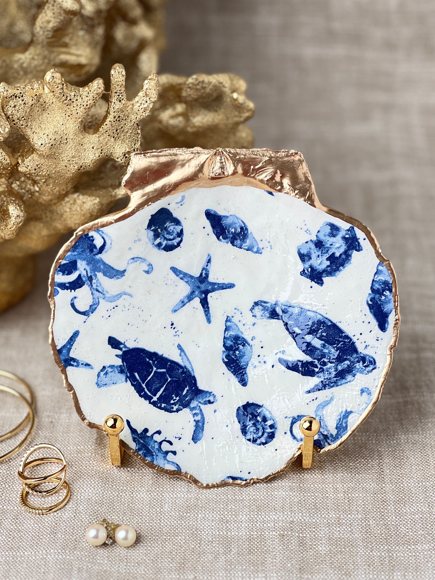 Sea Turtles Scallop Shell