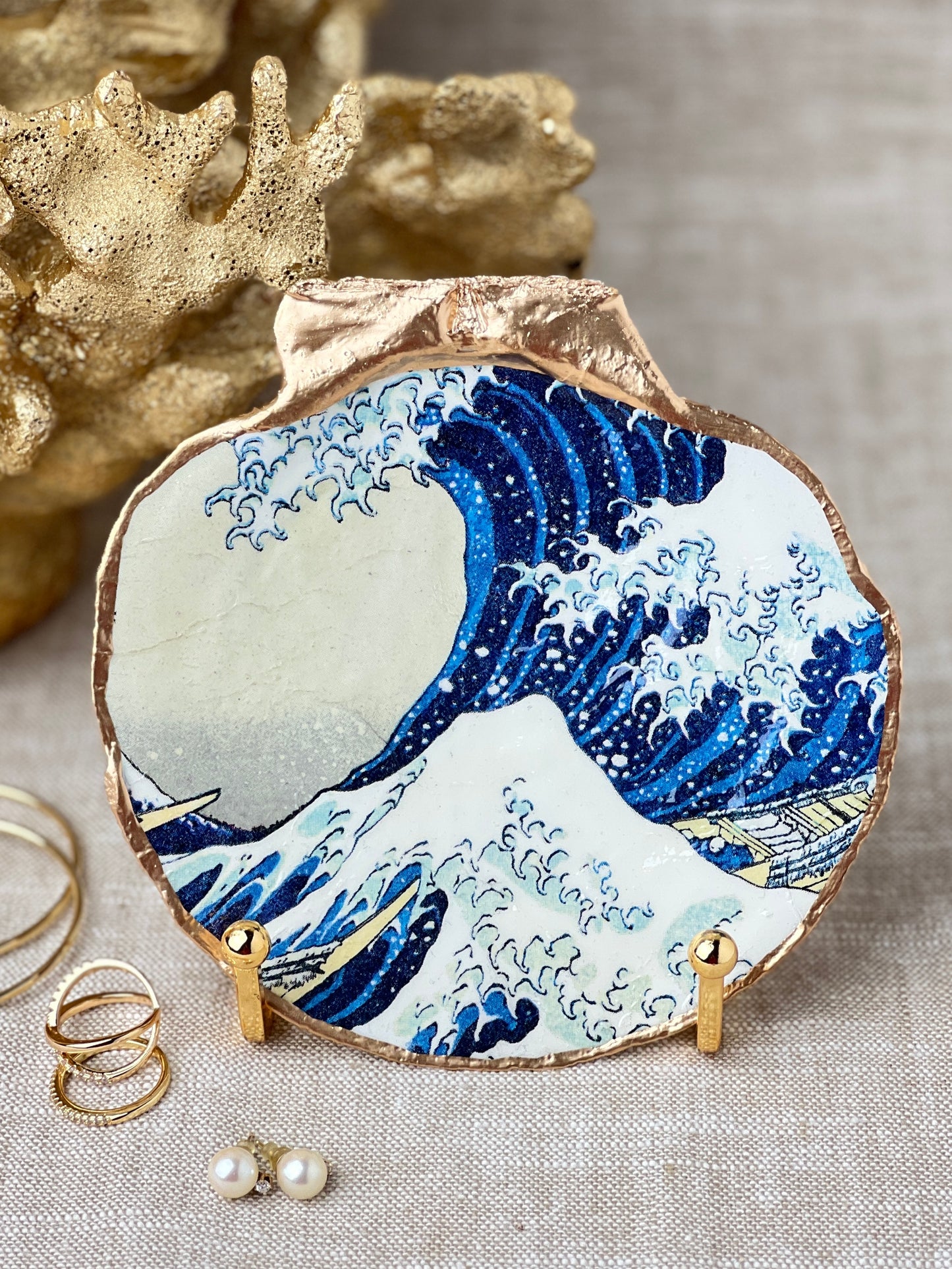 Great Wave of Kanagawa Scallop Shell