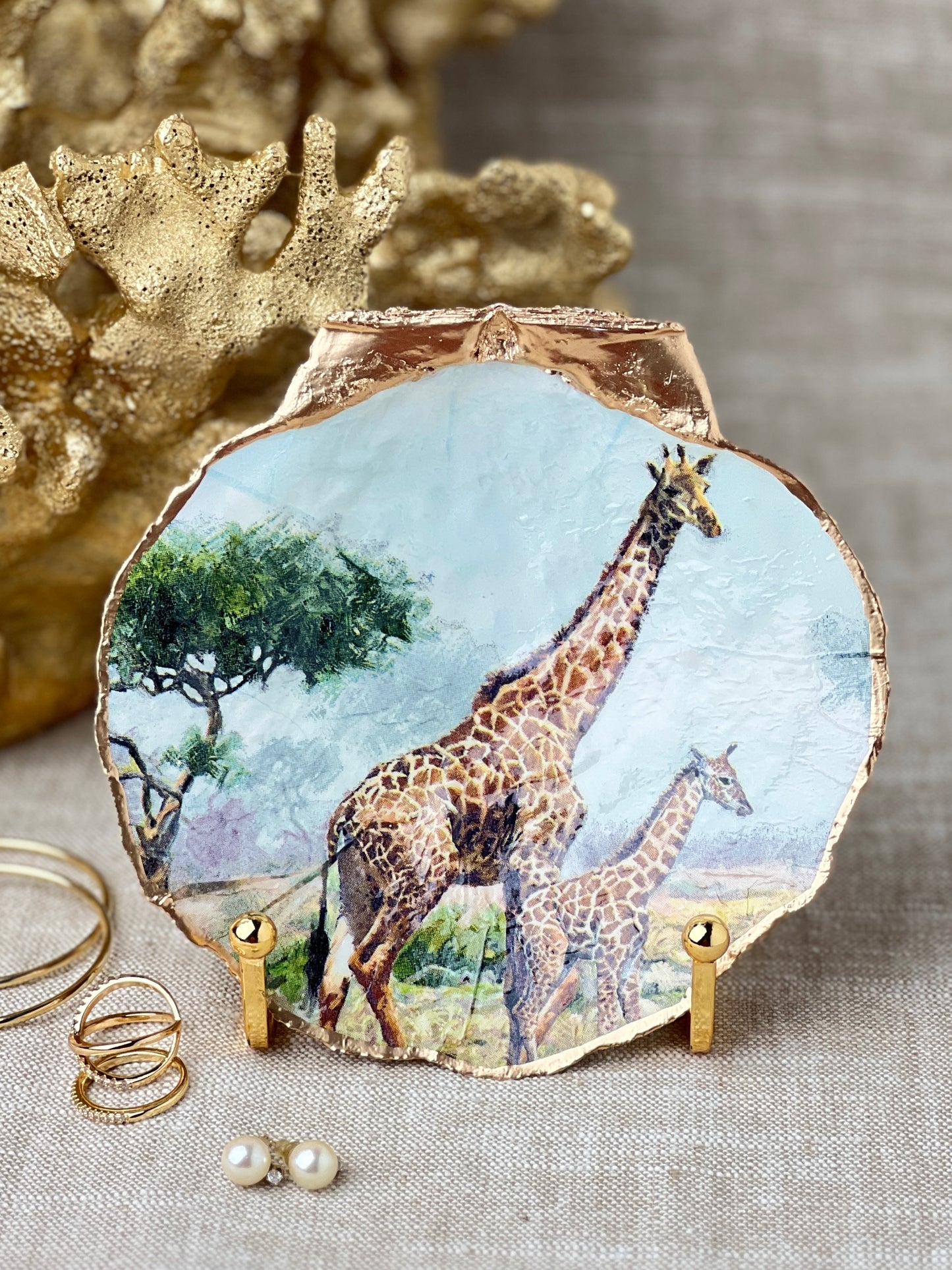 Giraffe Safari Scallop Shell