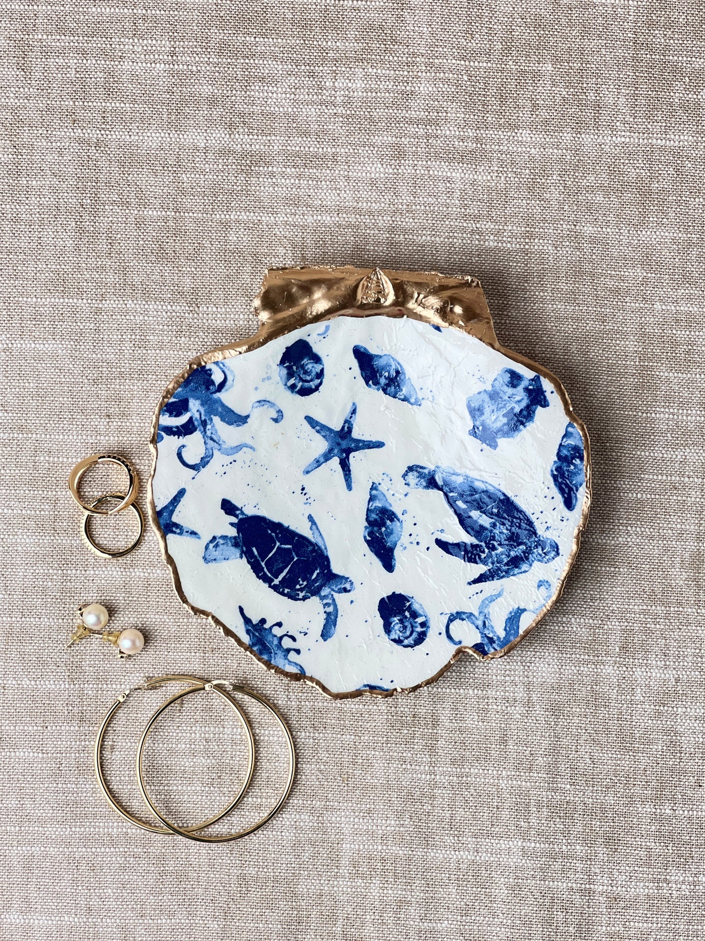 Sea Turtles Scallop Shell