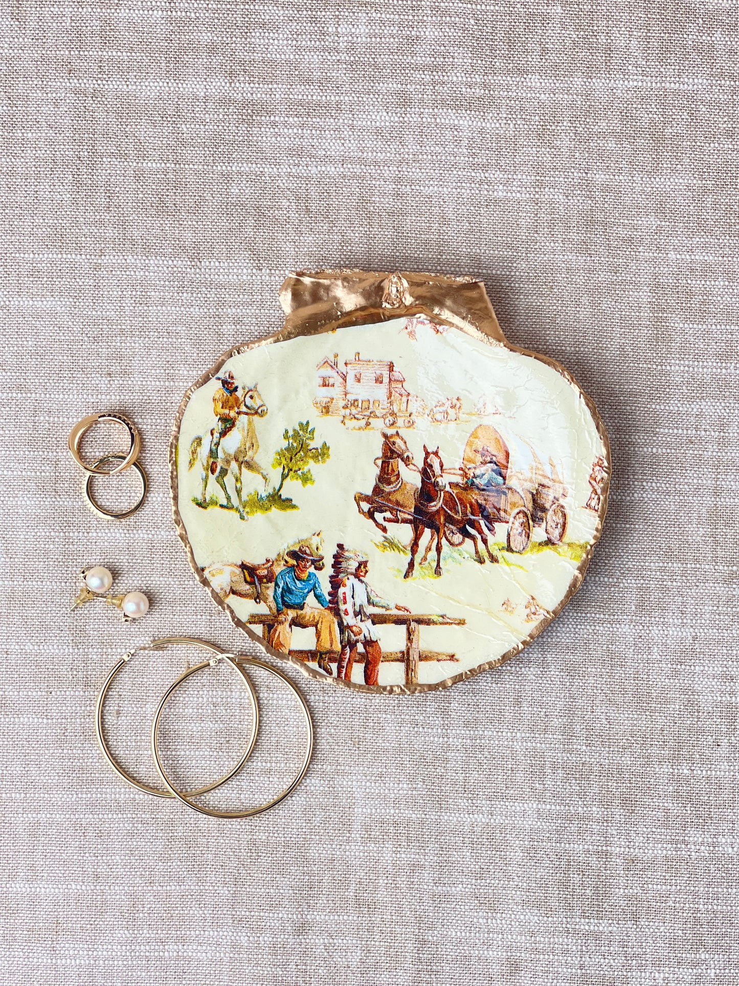 Cowboy & Indians Scallop Shell
