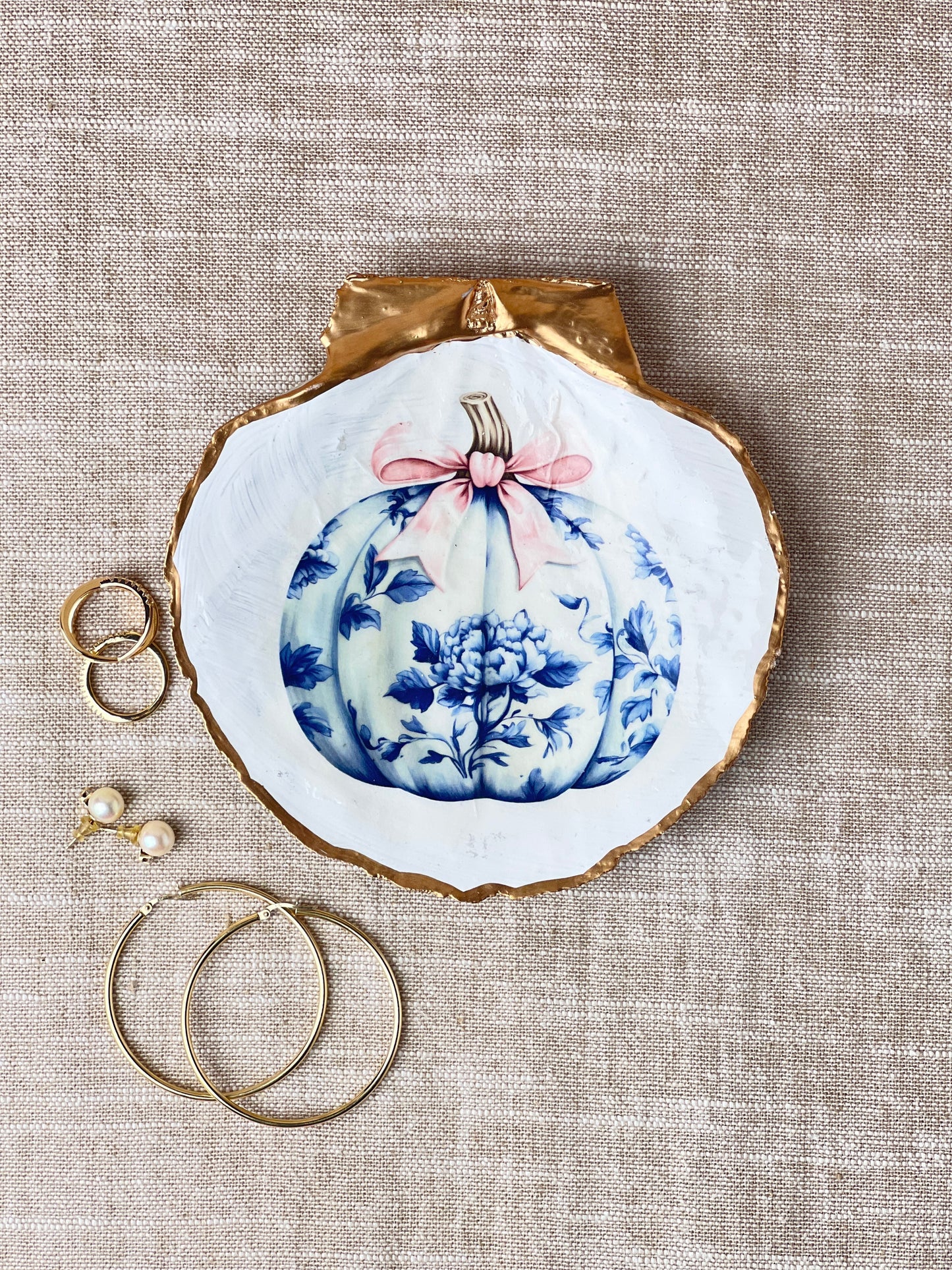 Chinoiserie Pumpkin Scallop Shell