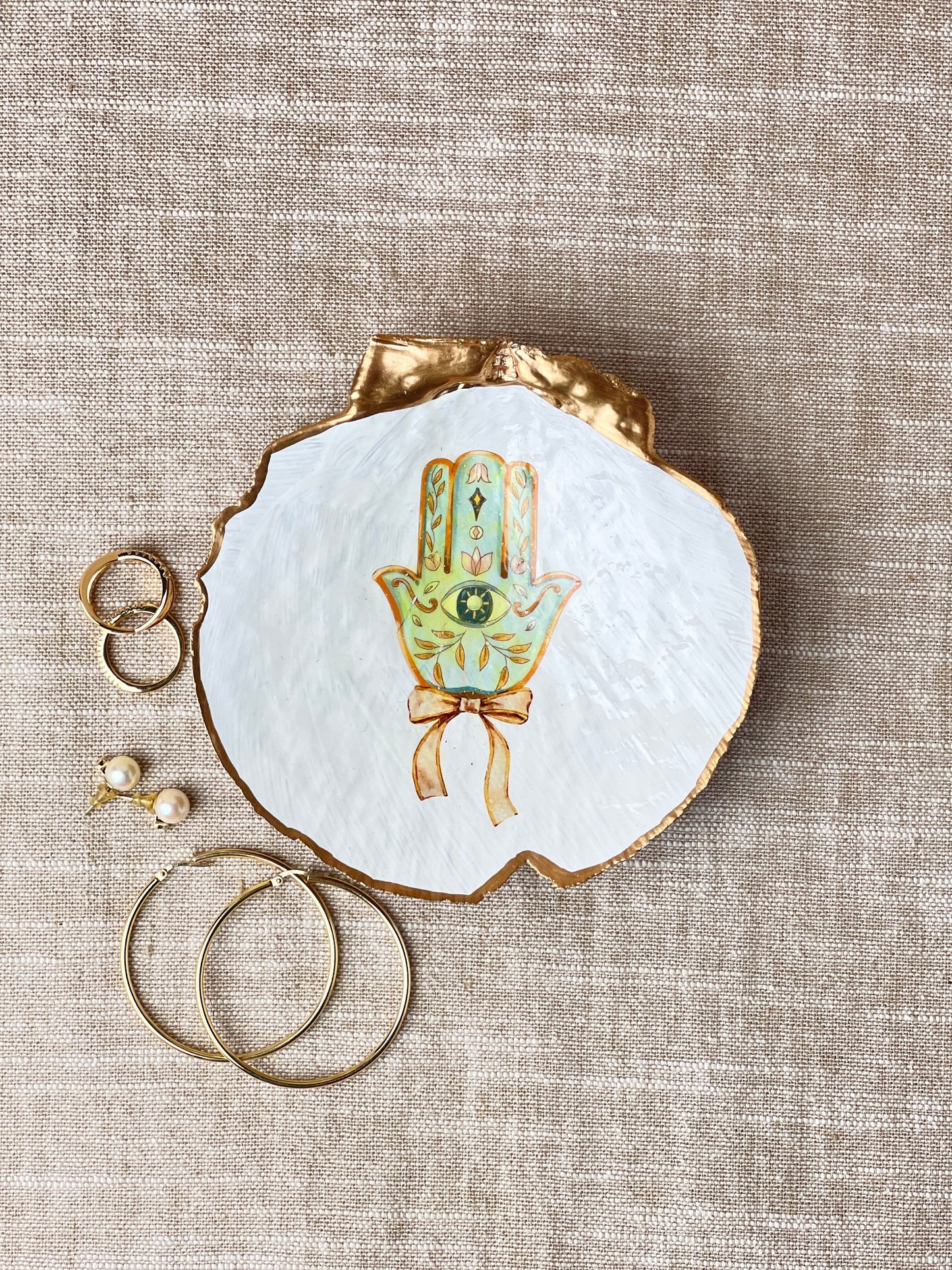 Hamsa Hand Scallop Shell