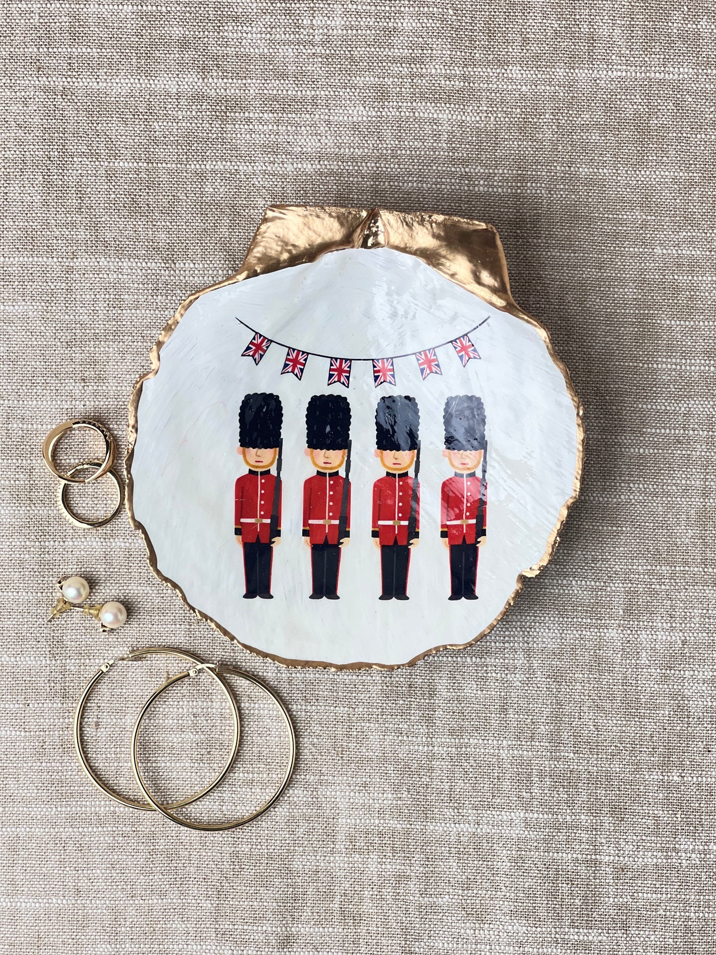 English Guard Scallop Shell
