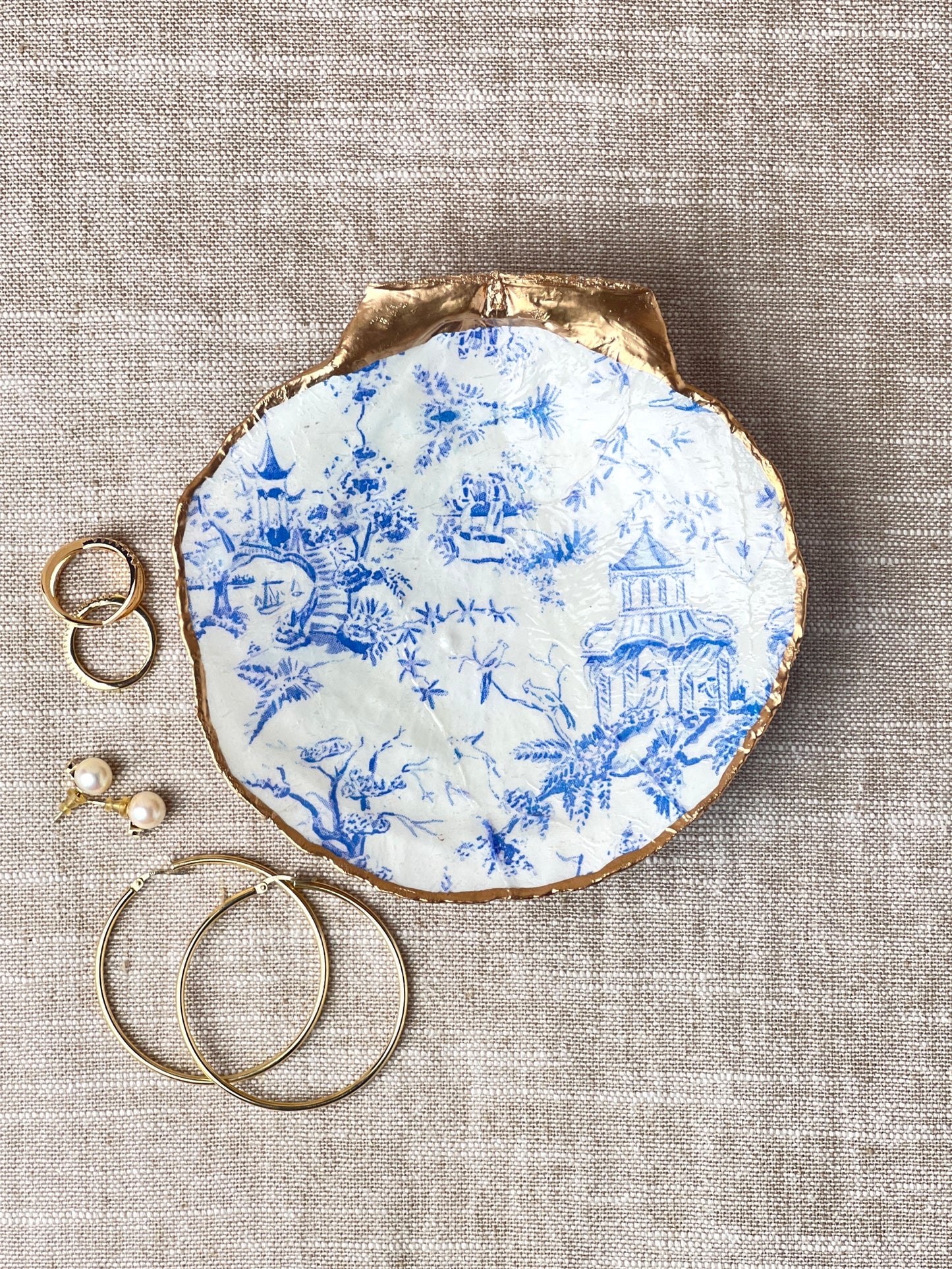 Blue Toile Scallop Shell