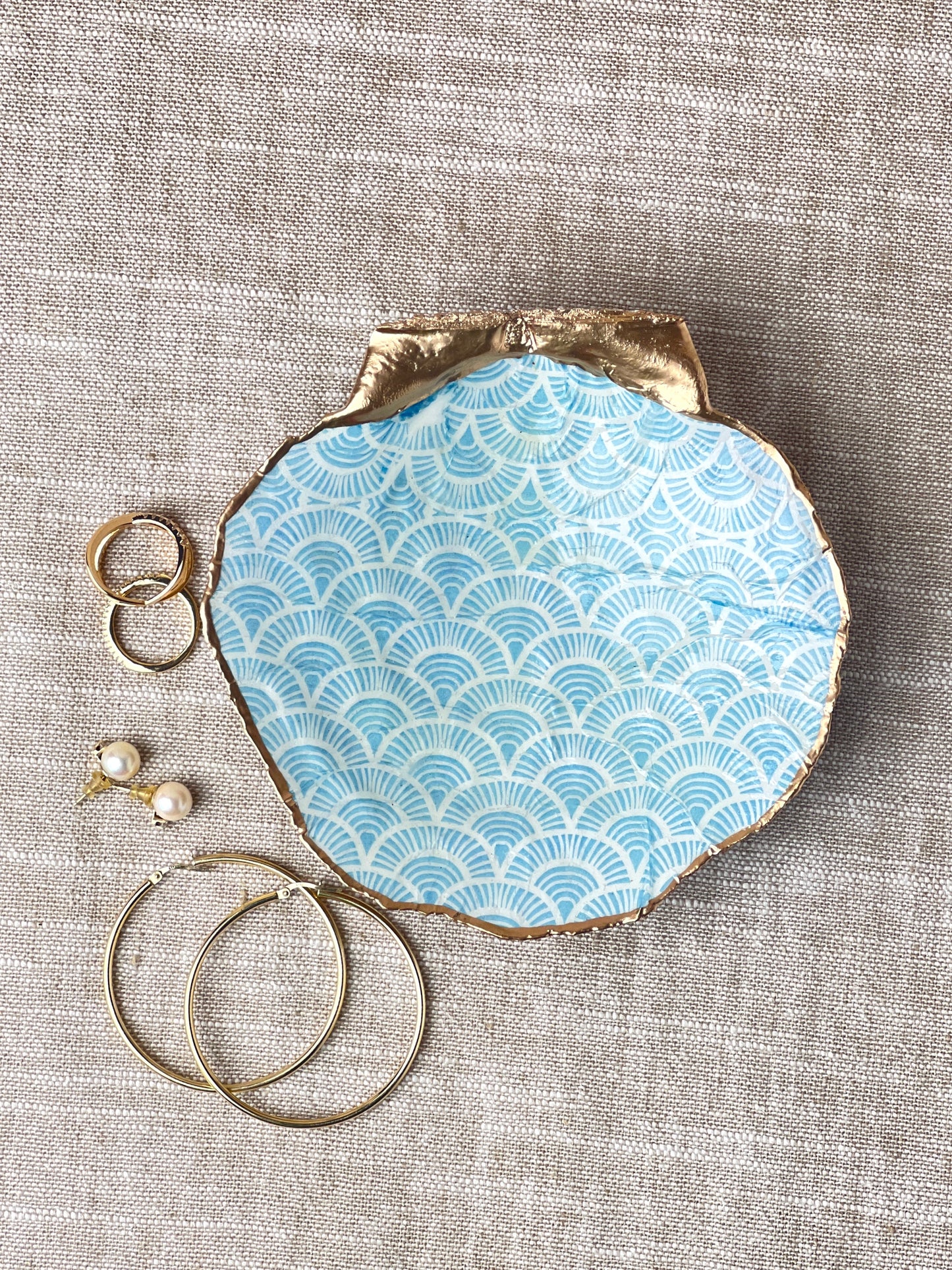 Blue Pattern Scallop Shell