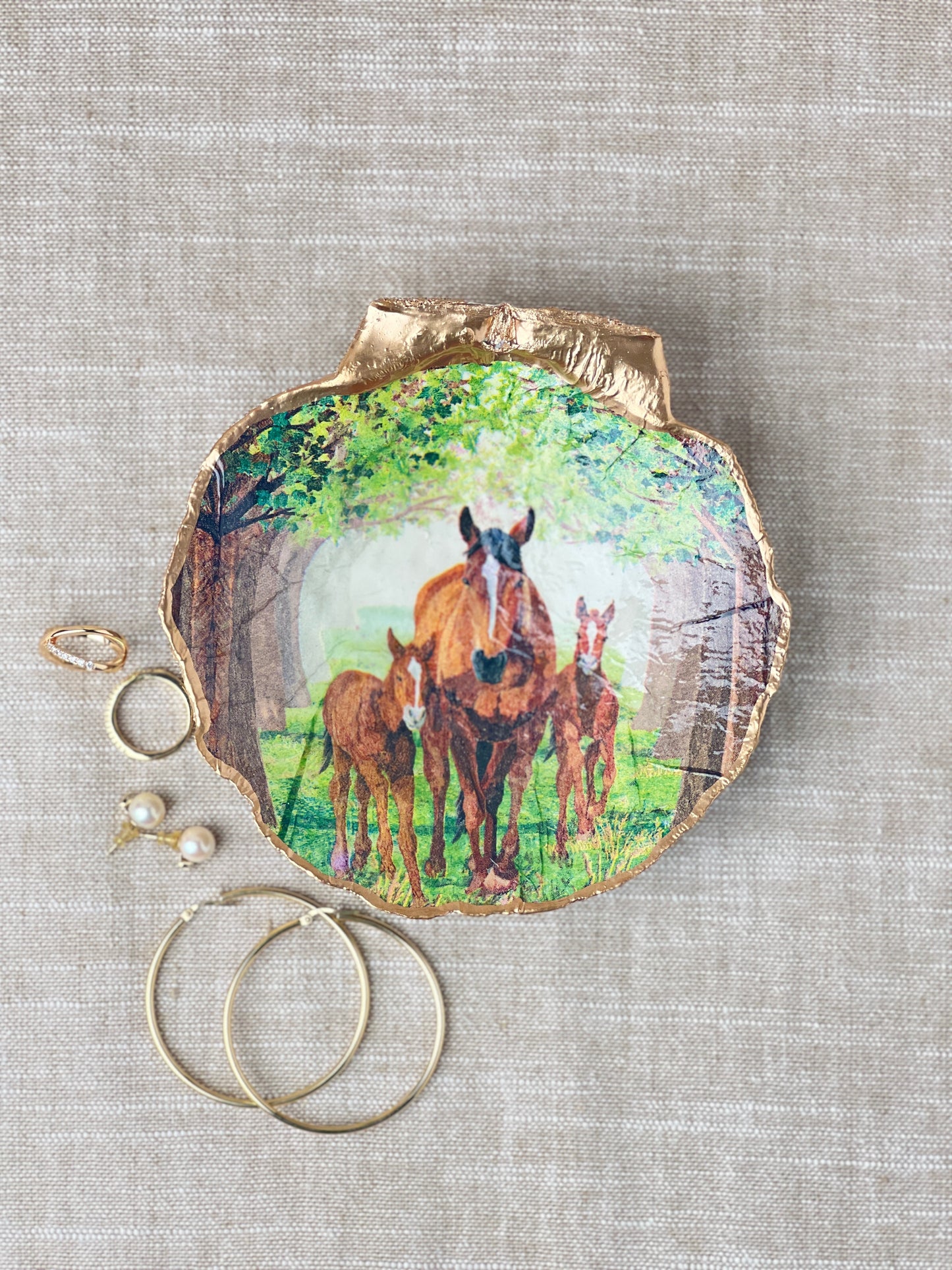 Horses Scallop Shell