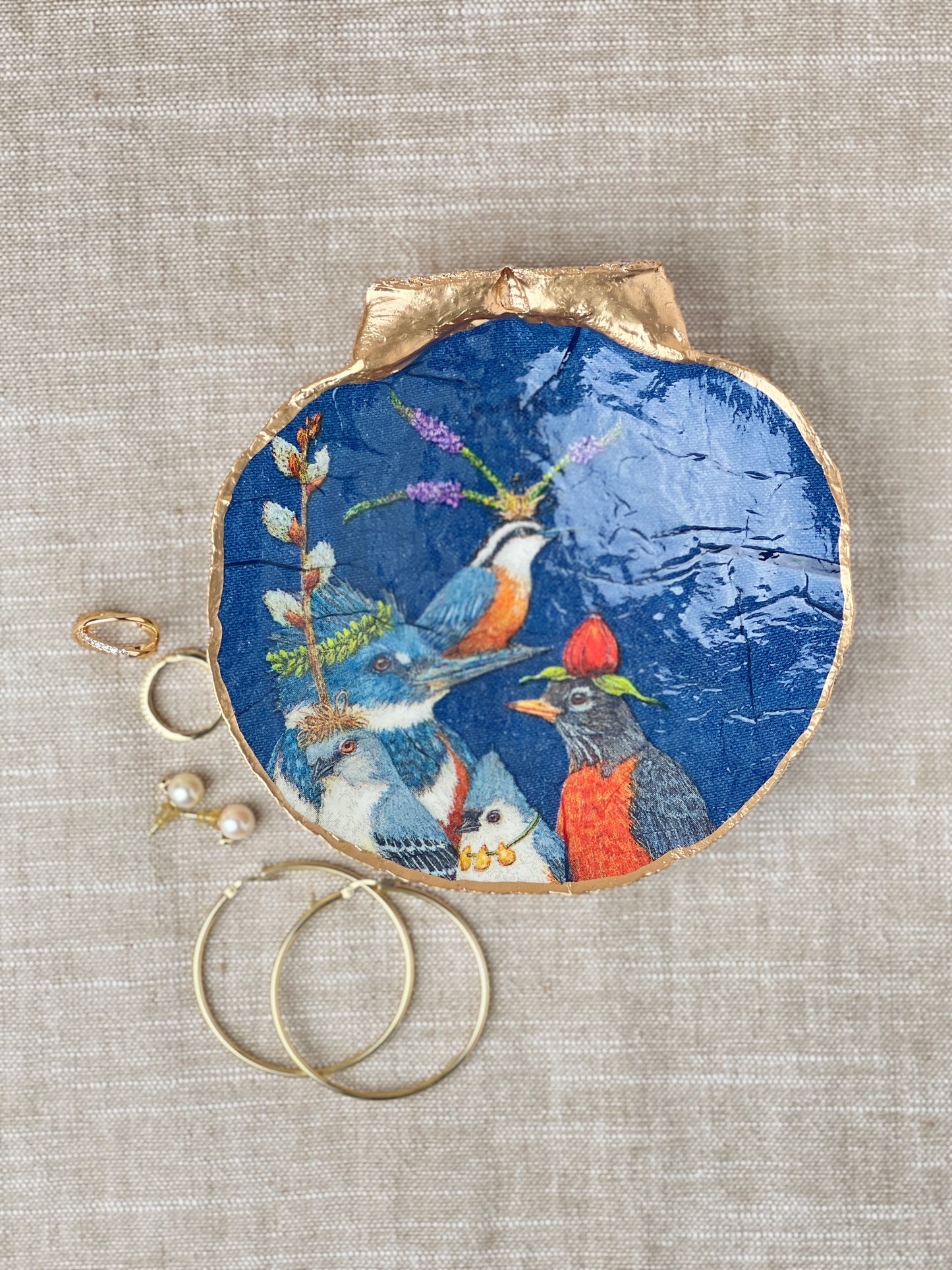 Navy Regal Birds Scallop Shell