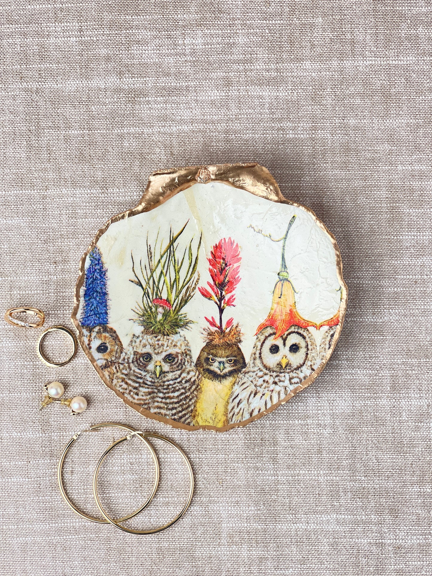 Birds with Hats Scallop Shell