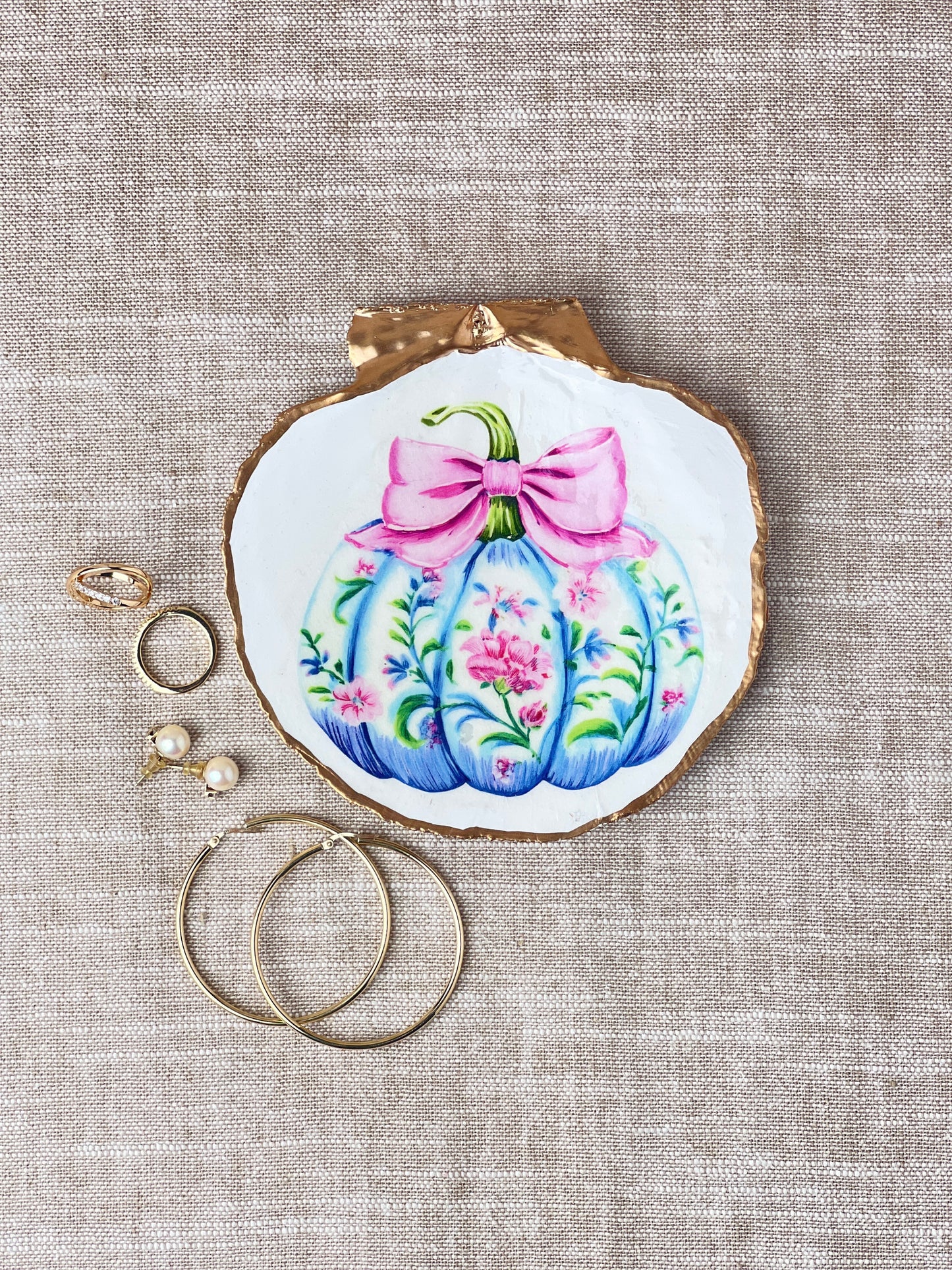 Chinoiserie Pumpkin Pink Scallop Shell