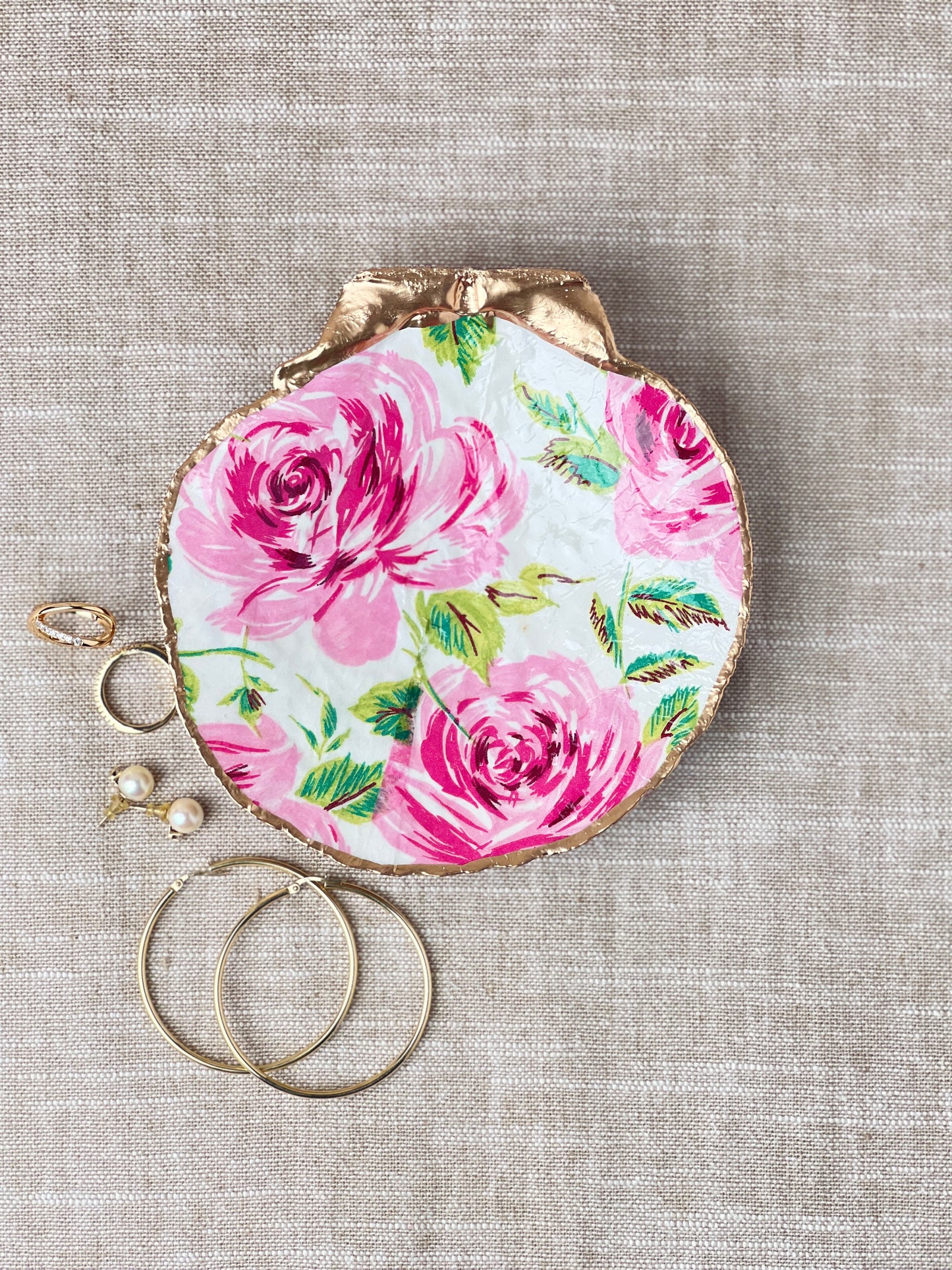 Pink Roses Scallop Shell