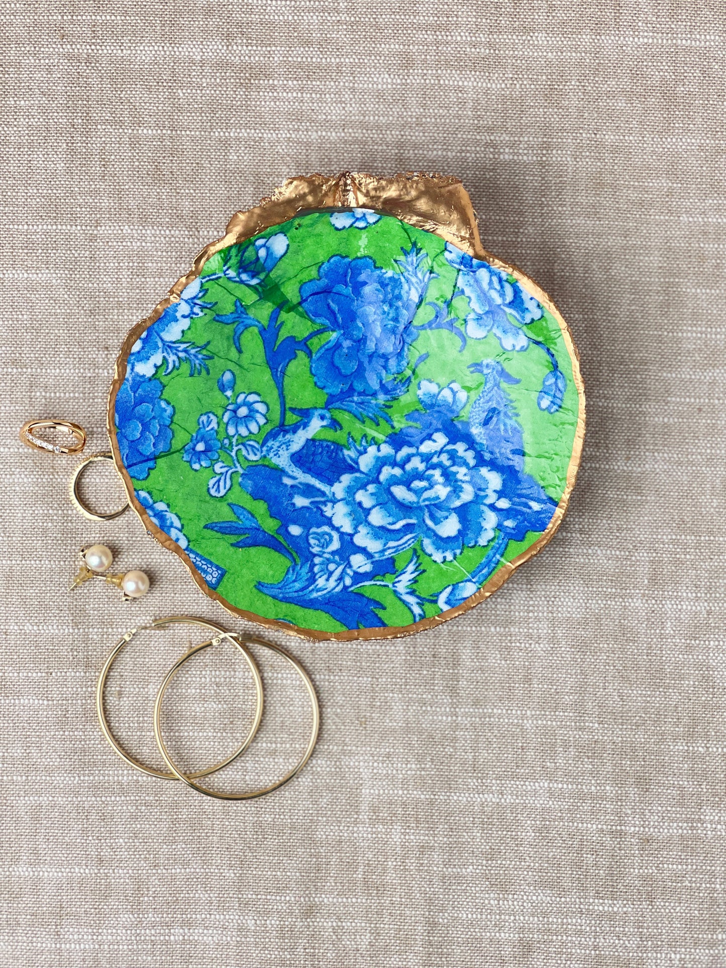 Floral Chinoiserie Blue Green Scallop Shell