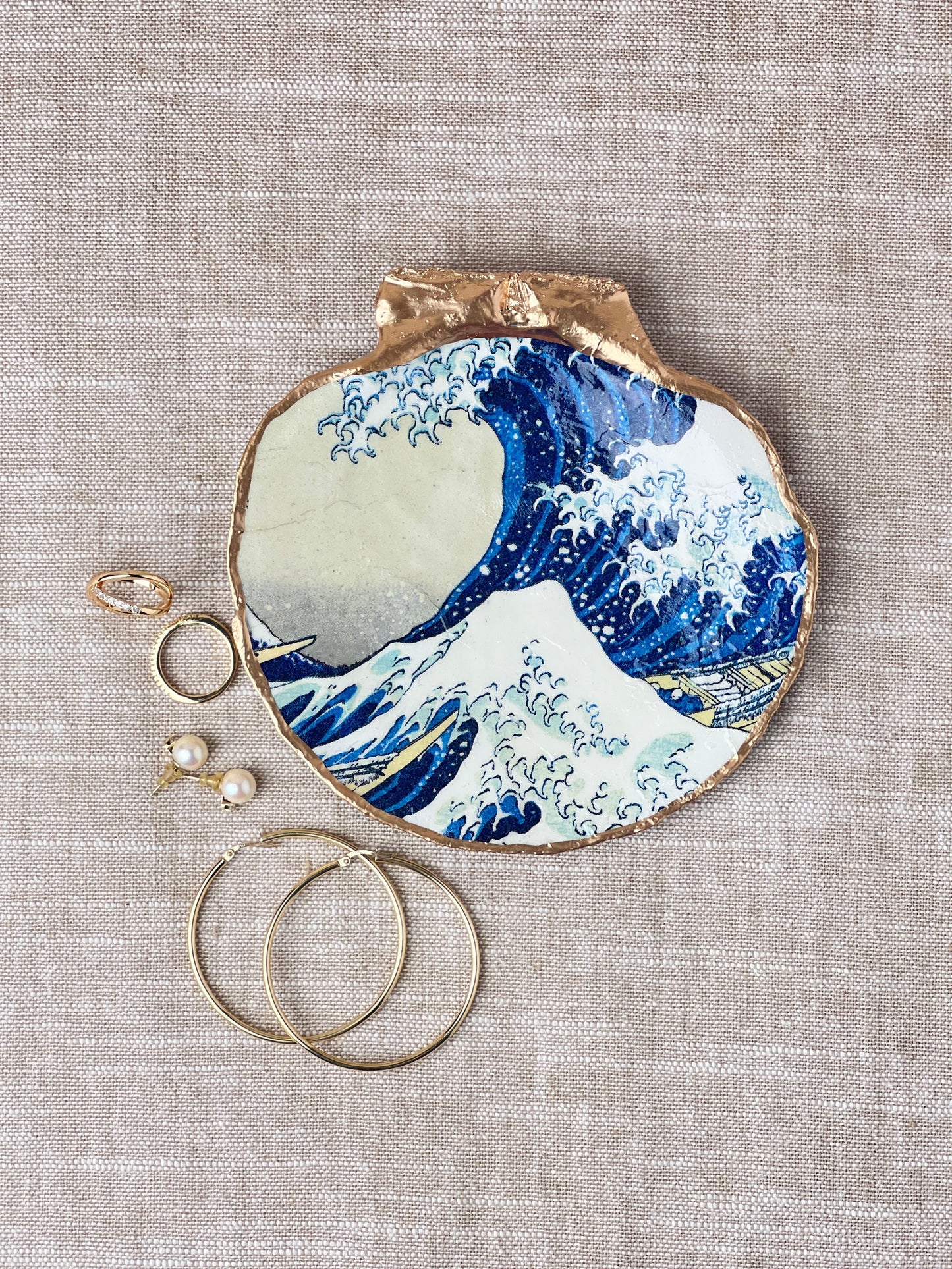 Great Wave of Kanagawa Scallop Shell