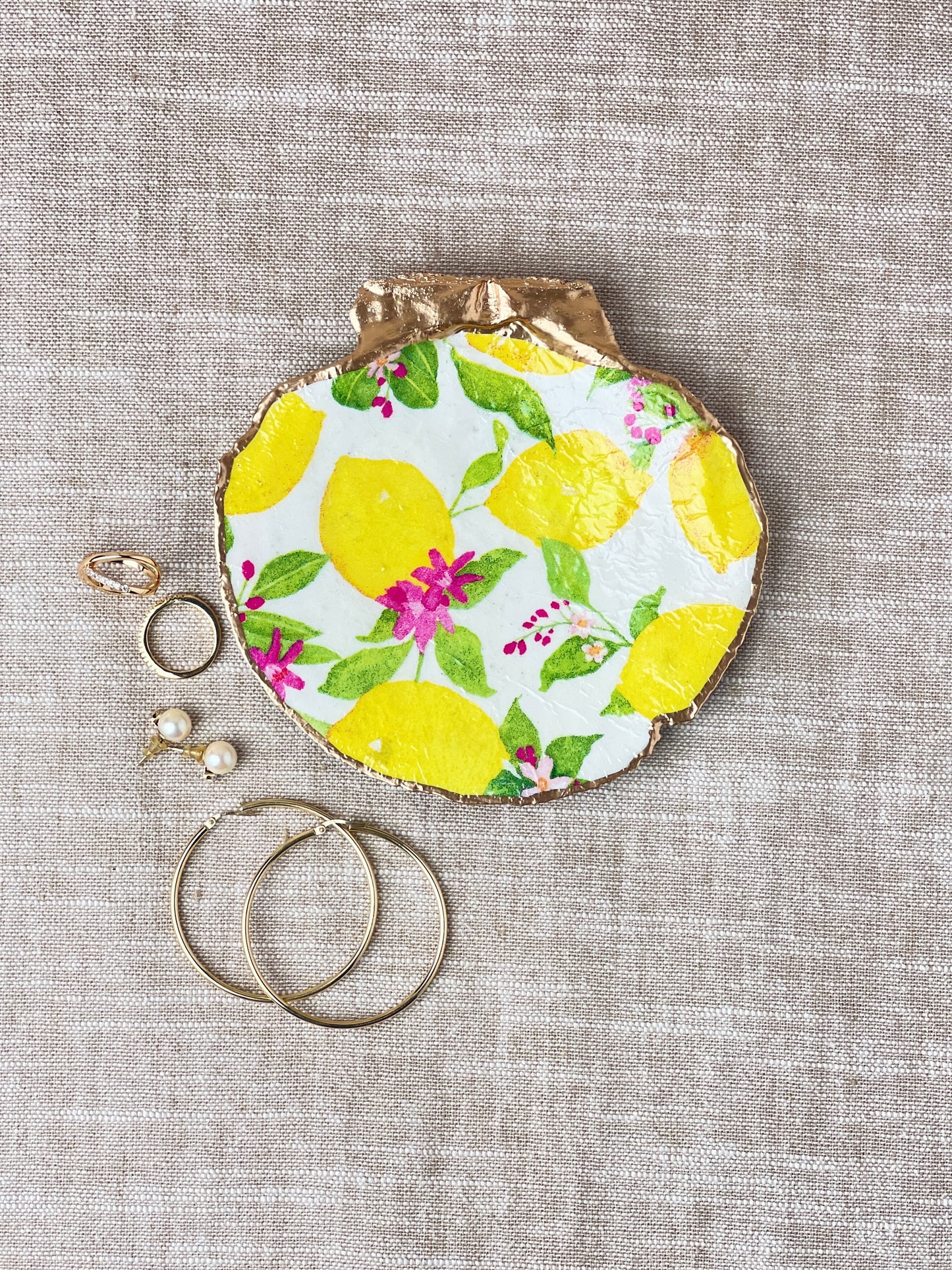 Lemons Scallop Shell
