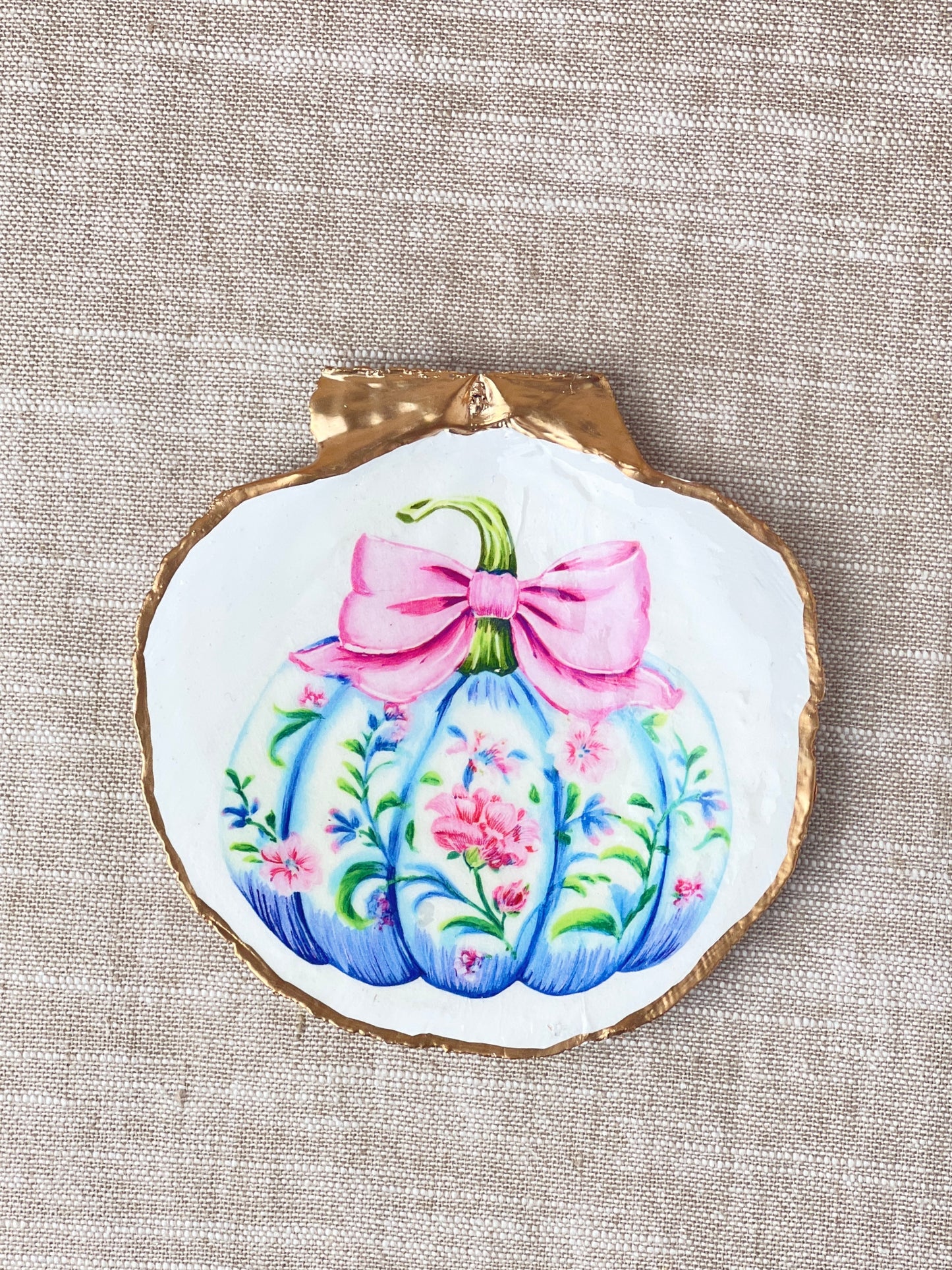 Chinoiserie Pumpkin Pink Scallop Shell