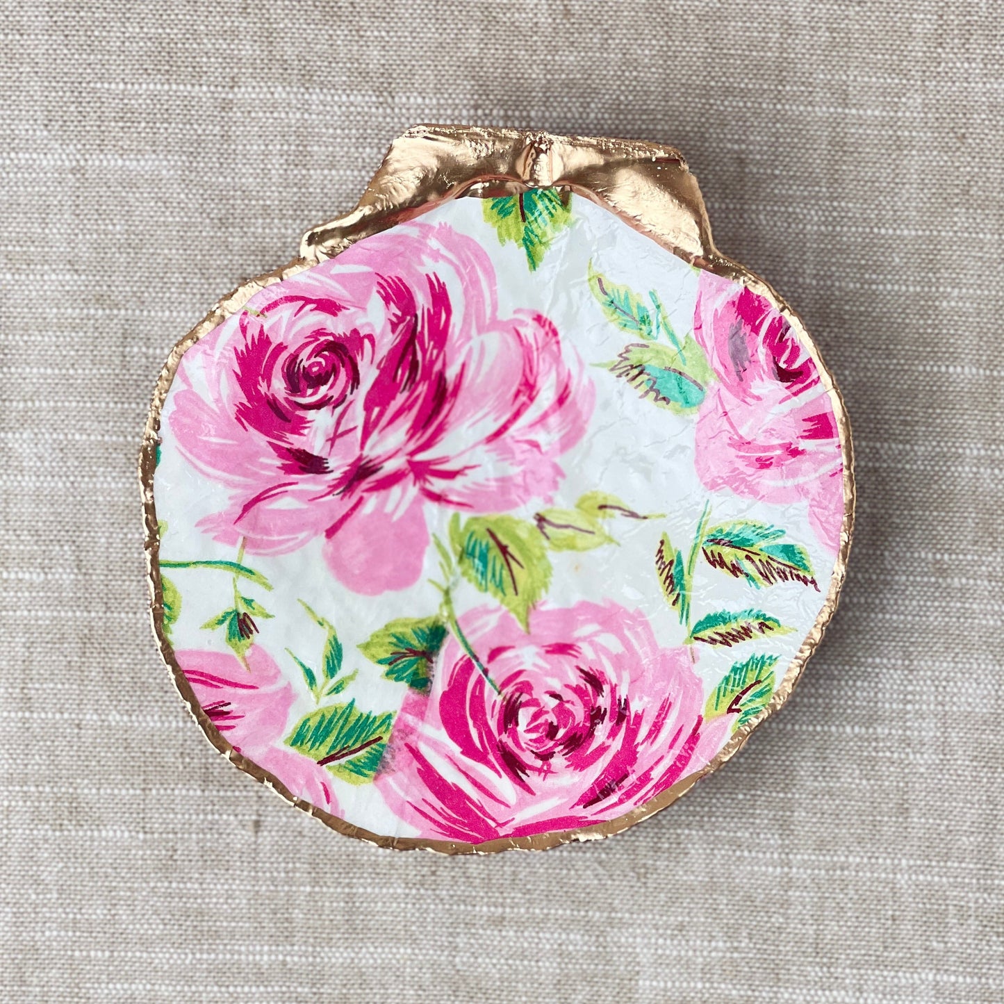 Pink Roses Scallop Shell