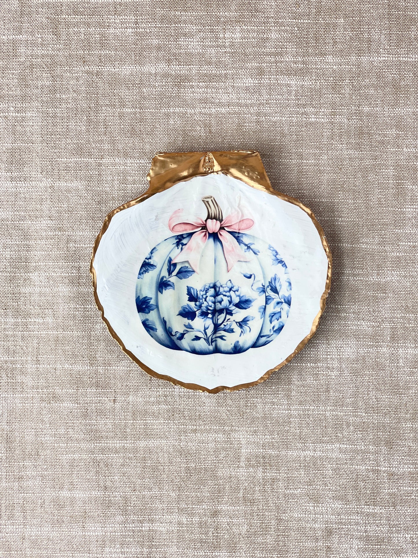 Chinoiserie Pumpkin Scallop Shell