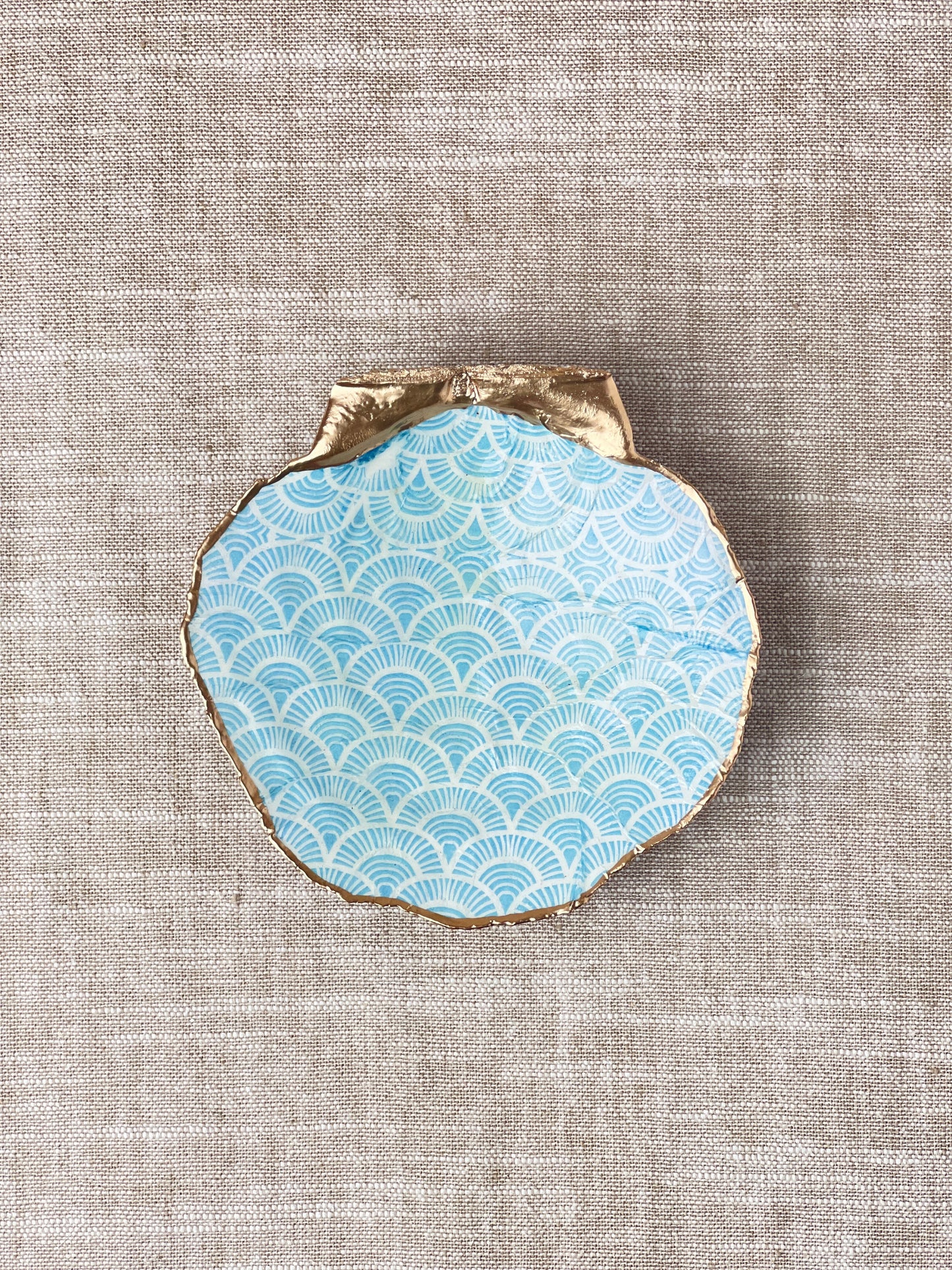 Blue Pattern Scallop Shell