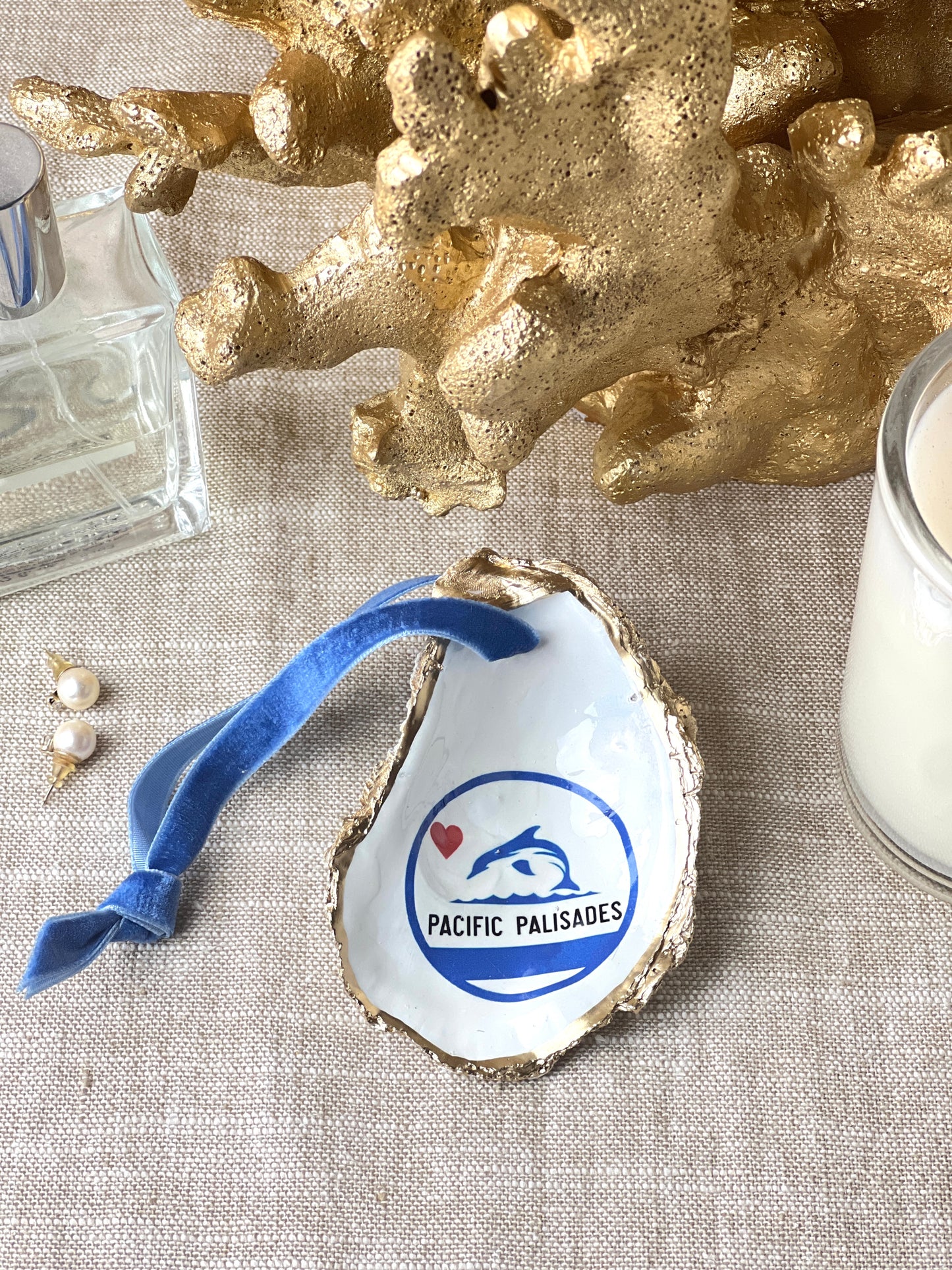 Palisades Flag Heart Oyster Ornament