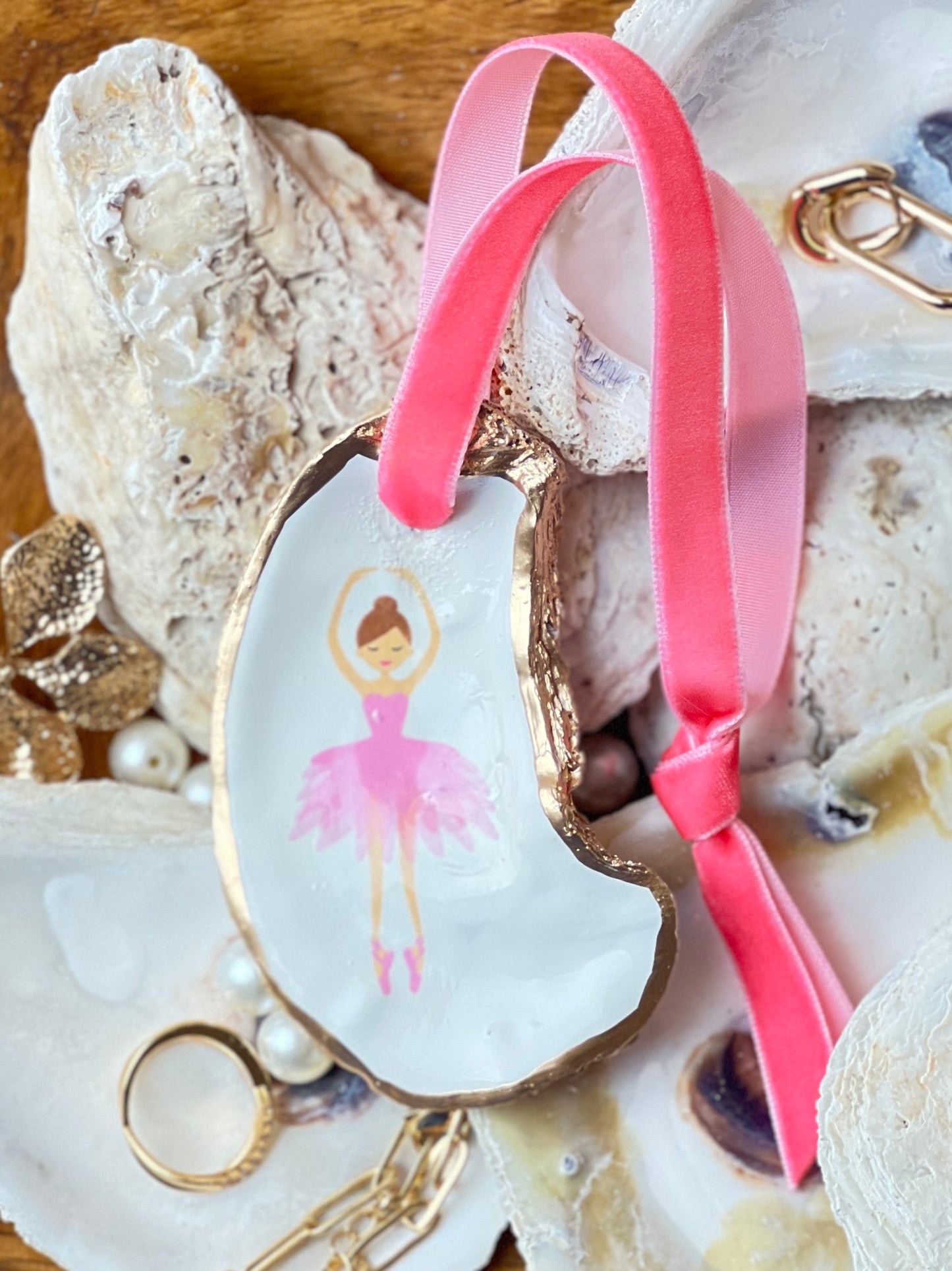 Light Skin Ballerina Oyster Ornament