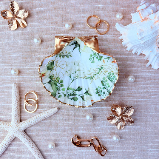 White Floral Fluted Scallop Dish Medium